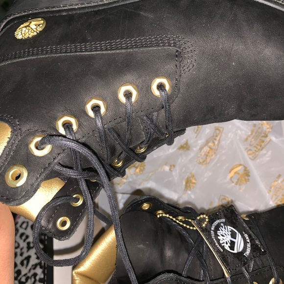 Limited edition black and gold Timberland boots. - Picture 5 of 7
